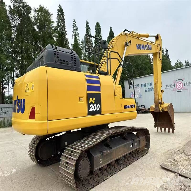 Komatsu PC220-11R Raupenbagger