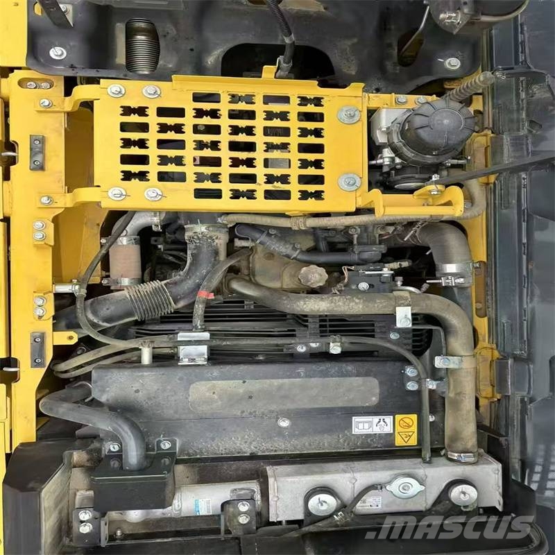 Komatsu PC220-11R Raupenbagger
