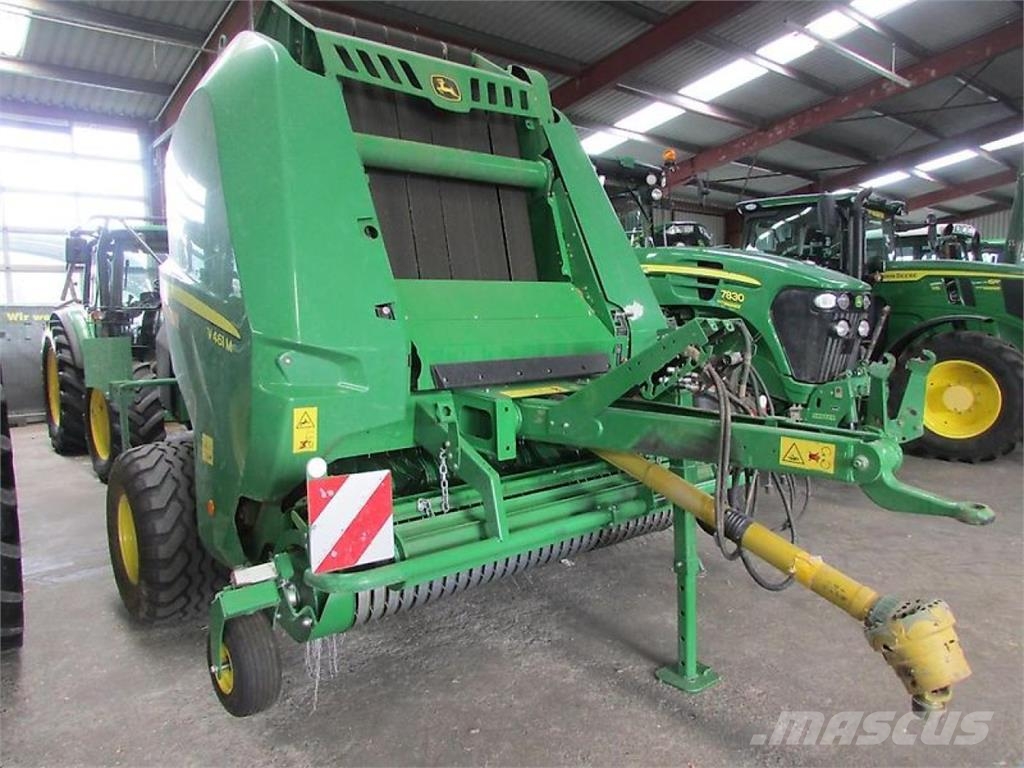 John Deere V 461M Ronde-balenpersen