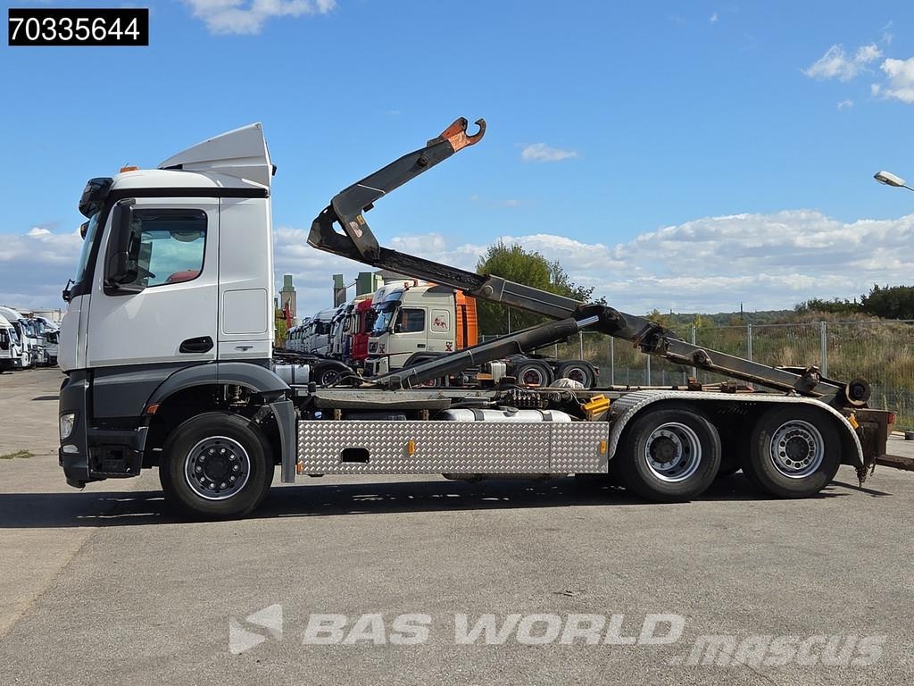 Mercedes-Benz Arocs 2542 6X2 20tons containersystem Lift-Axle Au Abrollkipper