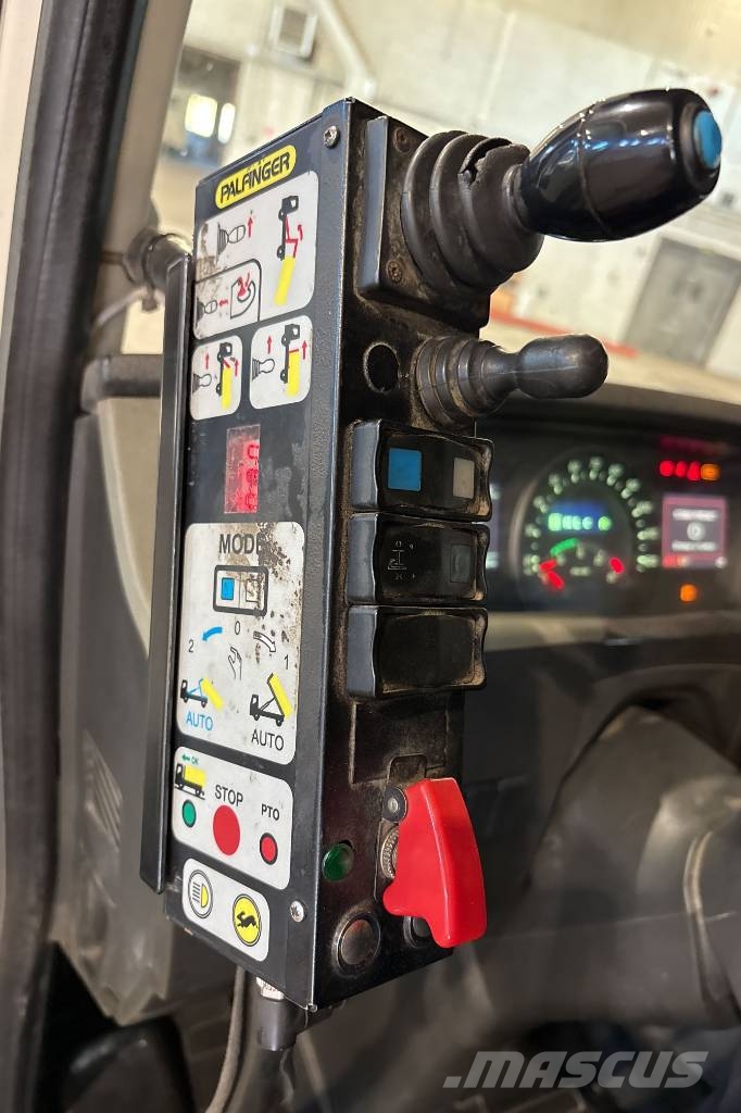 Volvo FH 6*2, Lastväxlare Palfinger Konksliftveokid