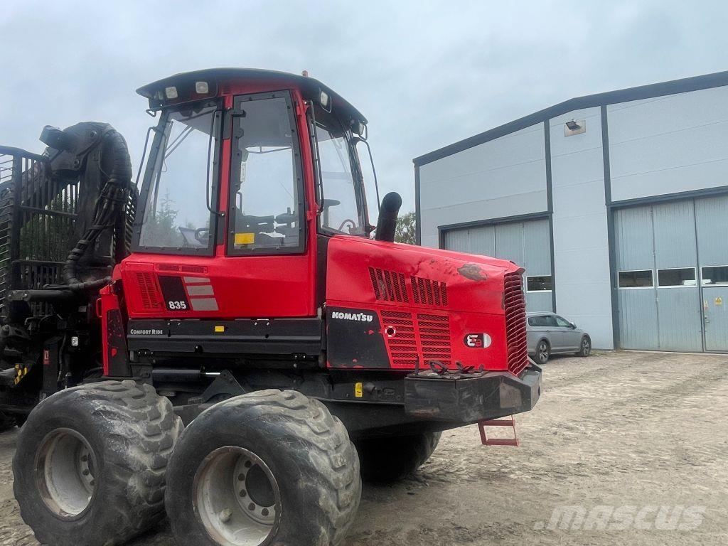 Komatsu 835 Uitrijwagens