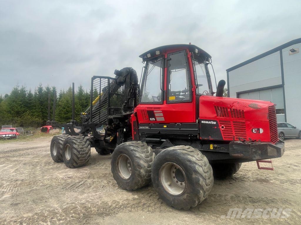 Komatsu 835 Uitrijwagens