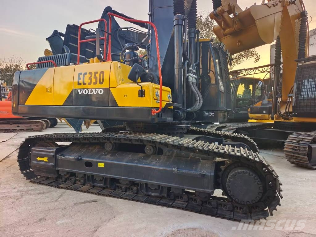 Volvo EC 350 the largest‑scale supplier Kāpurķēžu ekskavatori