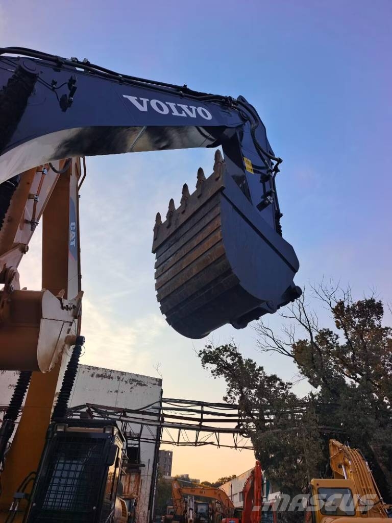Volvo EC 350 the largest‑scale supplier Kāpurķēžu ekskavatori