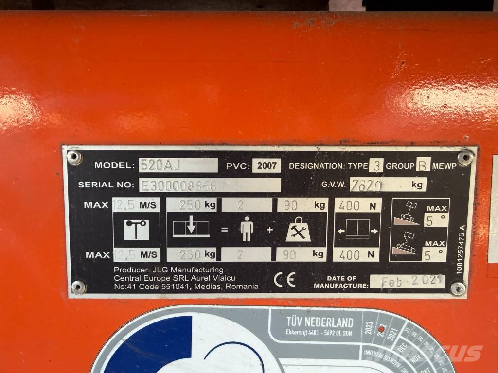 JLG 520 AJ Nacele cu brat articulat
