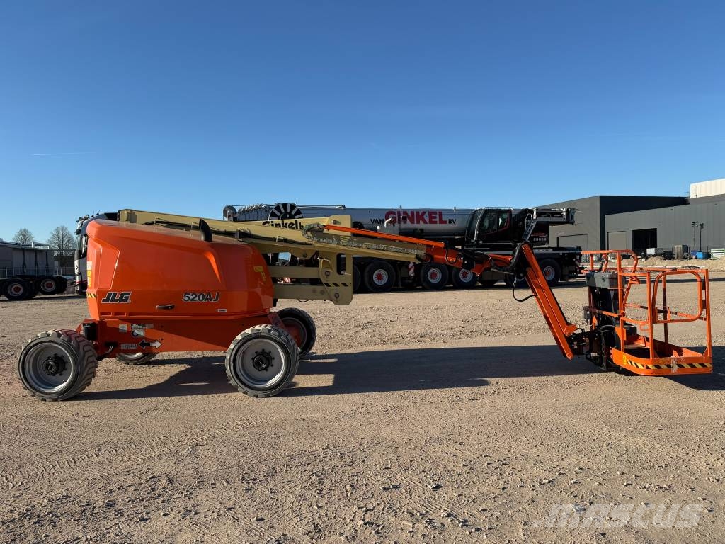 JLG 520 AJ Nacele cu brat articulat