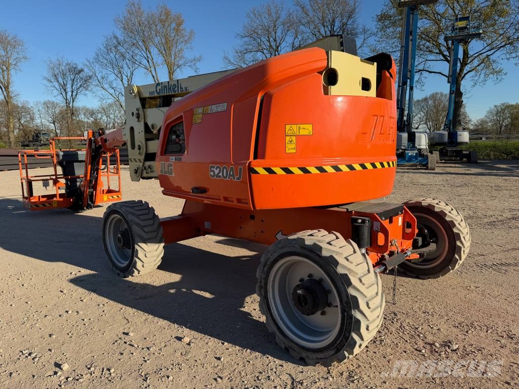 JLG 520 AJ Nacele cu brat articulat