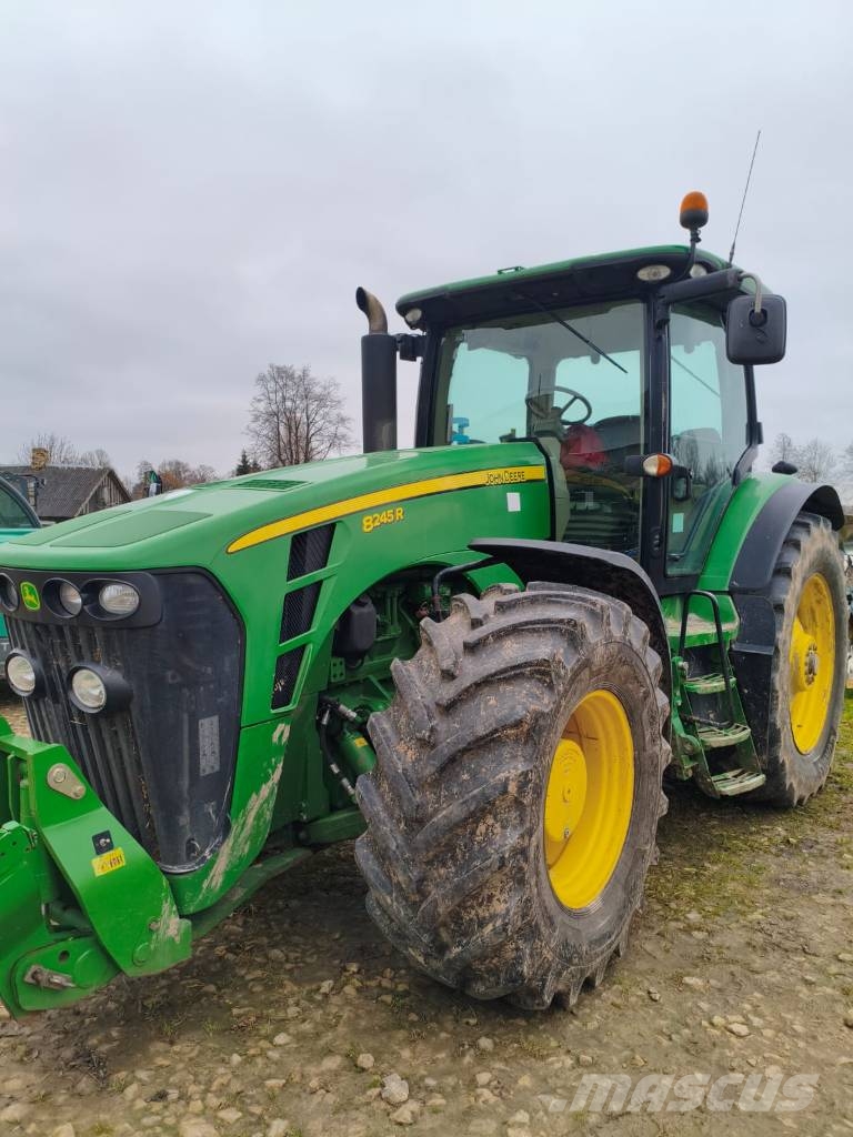 John Deere 8245 R 트랙터