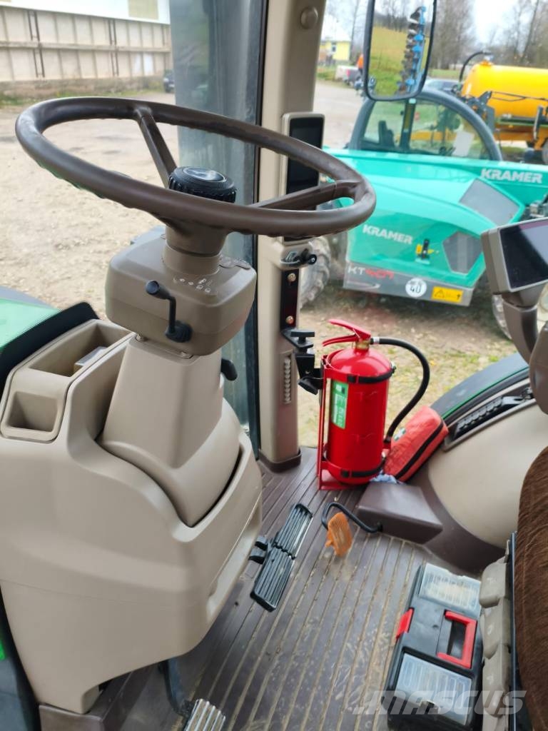 John Deere 8245 R 트랙터