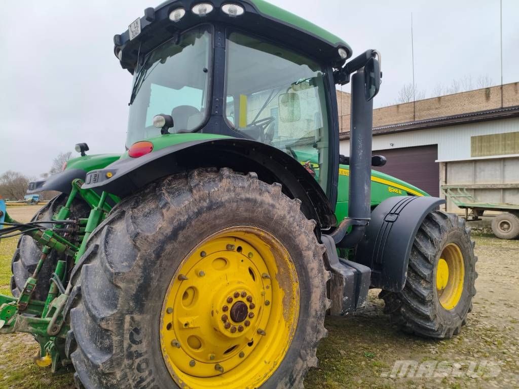 John Deere 8245 R 트랙터
