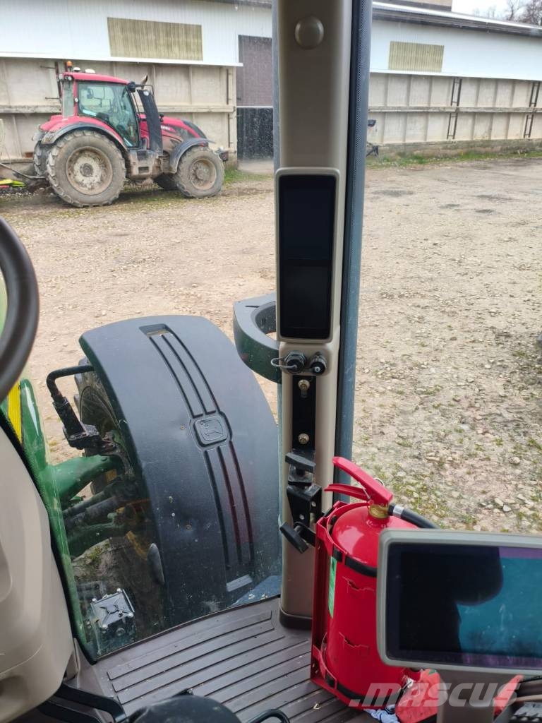 John Deere 8245 R 트랙터