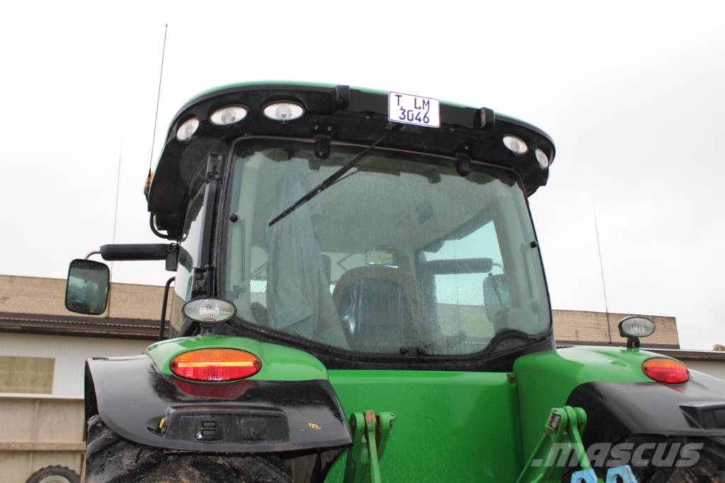 John Deere 8245 R 트랙터