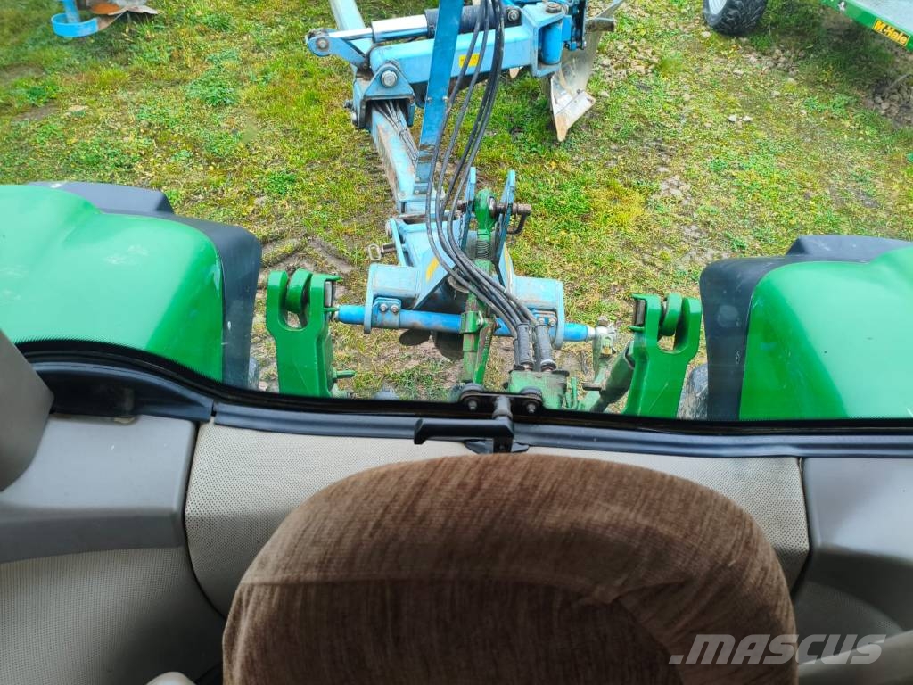John Deere 8245 R 트랙터