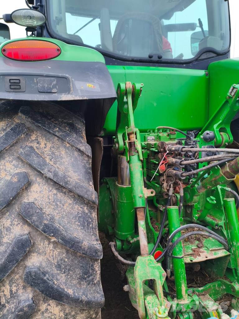 John Deere 8245 R 트랙터
