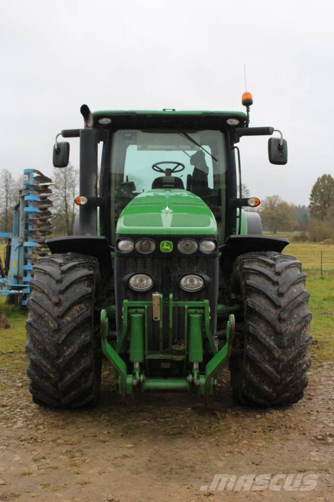 John Deere 8245 R 트랙터