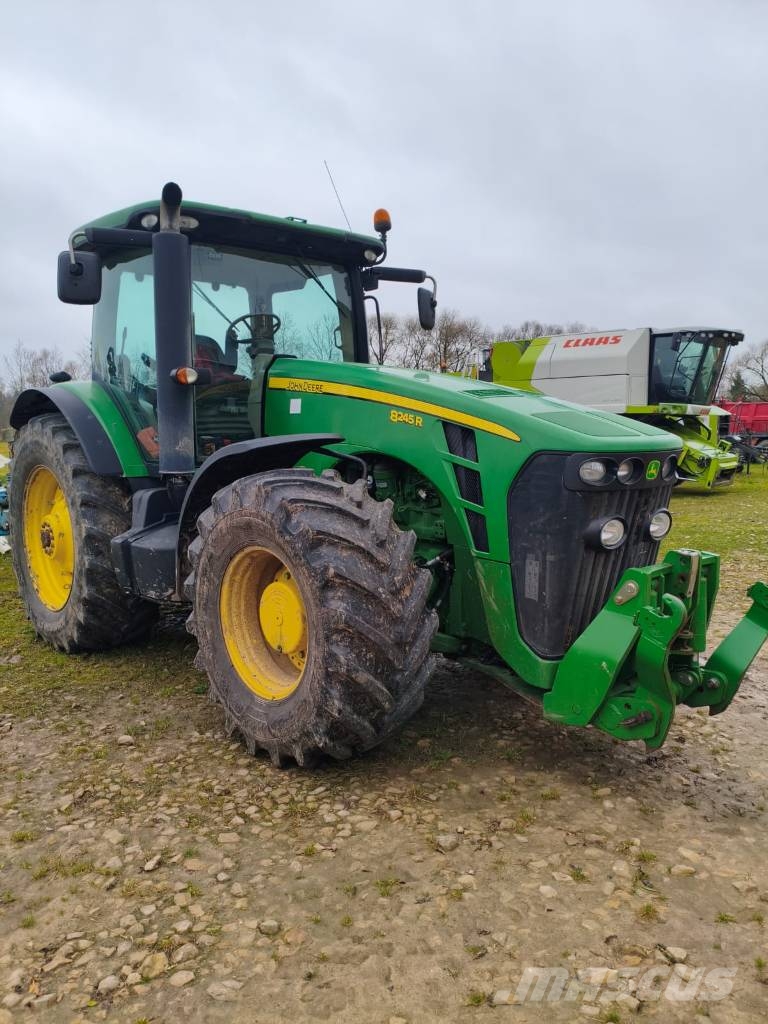 John Deere 8245 R 트랙터