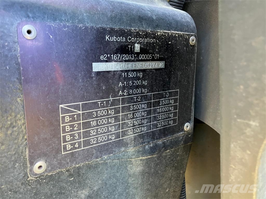 Kubota M7-133 Premium Traktori