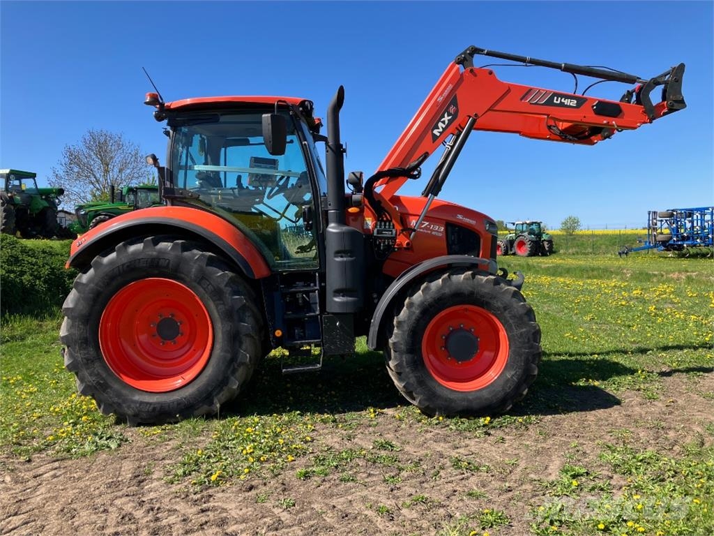 Kubota M7-133 Premium Traktori