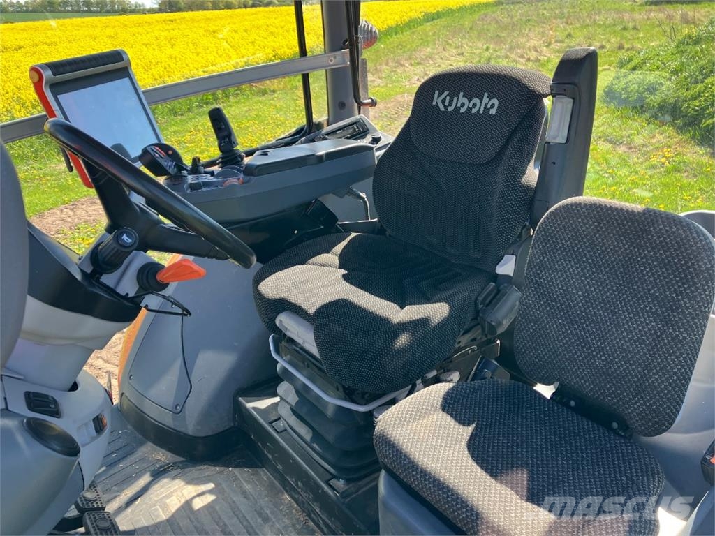 Kubota M7-133 Premium Traktori