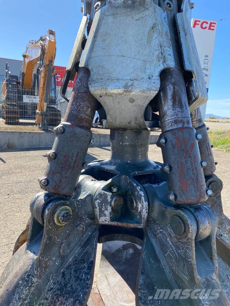 Liebherr Pince de Tri LIEBHERR GM-65 Grapples