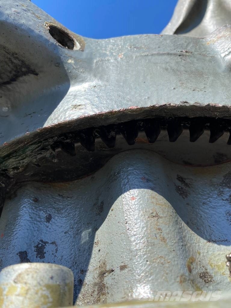 Liebherr Pince de Tri LIEBHERR GM-65 Grapples