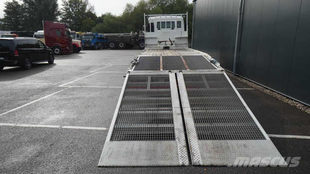 MAN TGS 26.330 6x2 car/machine transport truck 160.600 Oprijwagen