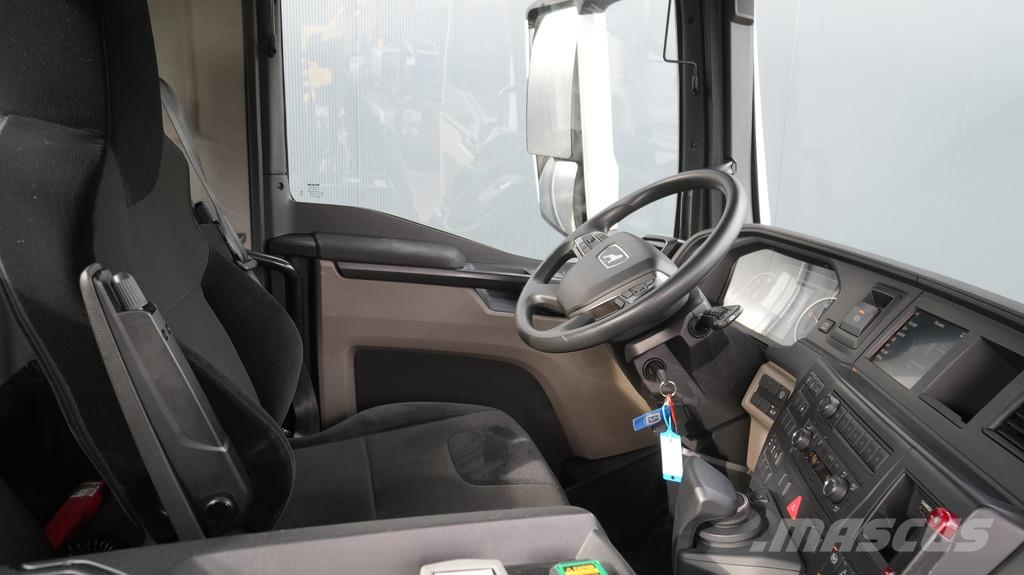 MAN TGS 26.330 6x2 car/machine transport truck 160.600 Oprijwagen