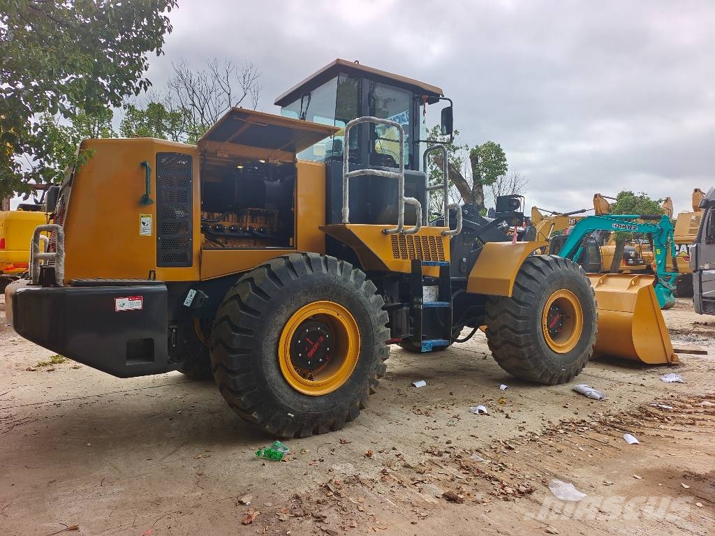XCMG LW500KV Plenty of wheel loaders in stock 推土機