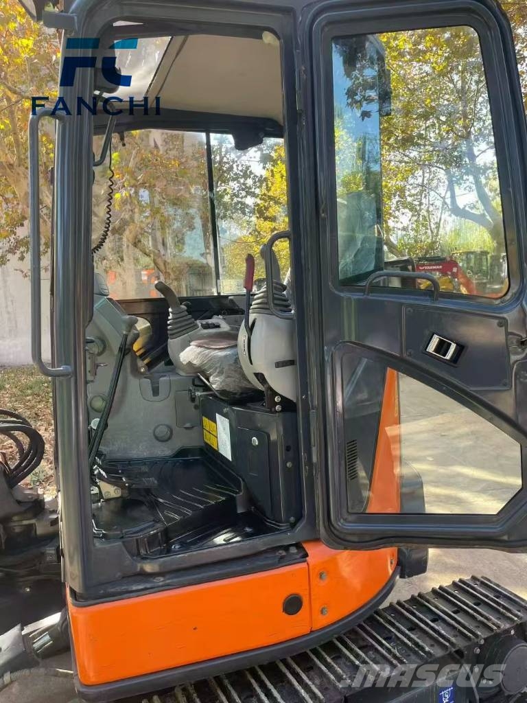 Hitachi ZX 35 U Міні-екскаватори < 7т
