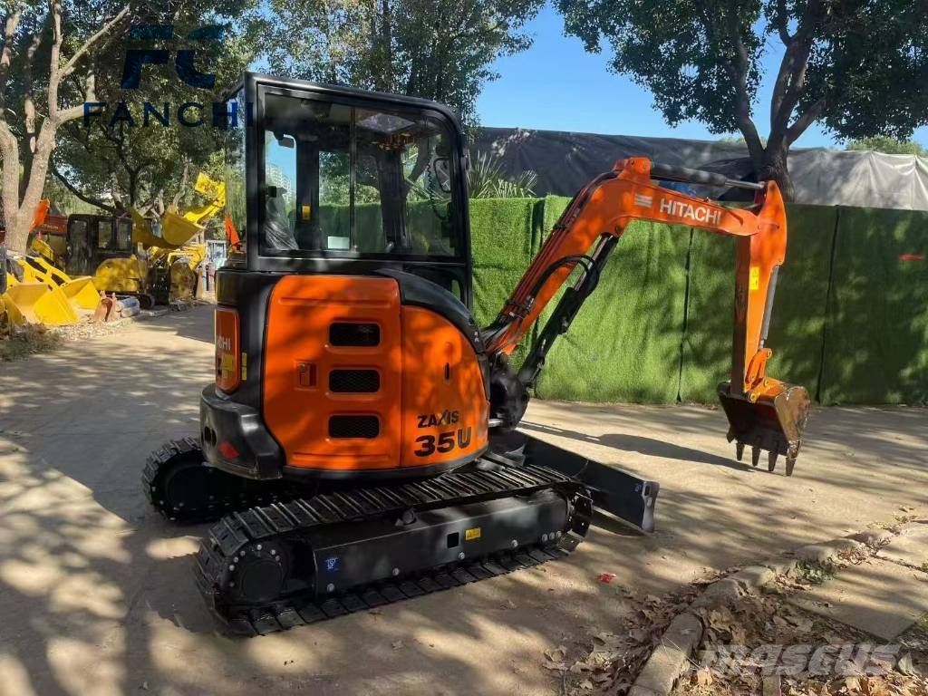 Hitachi ZX 35 U Міні-екскаватори < 7т
