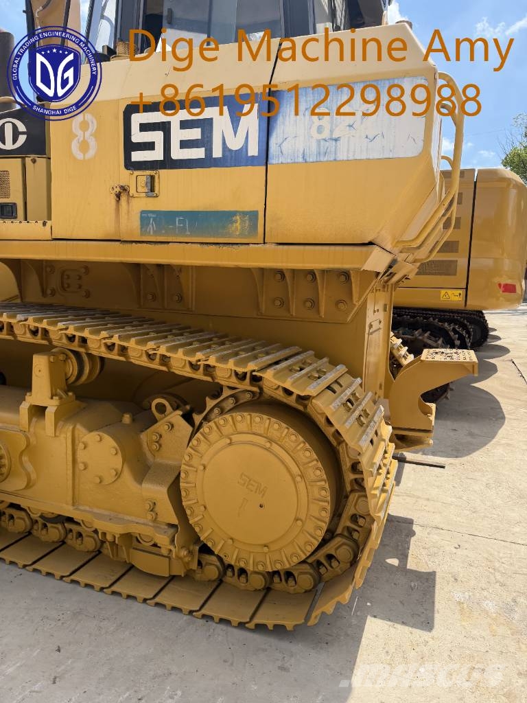 SEM 822 Rupsdozers
