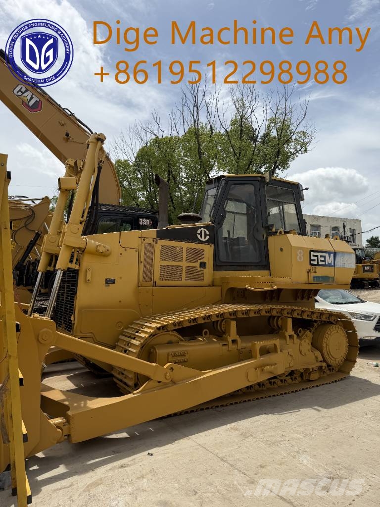 SEM 822 Rupsdozers