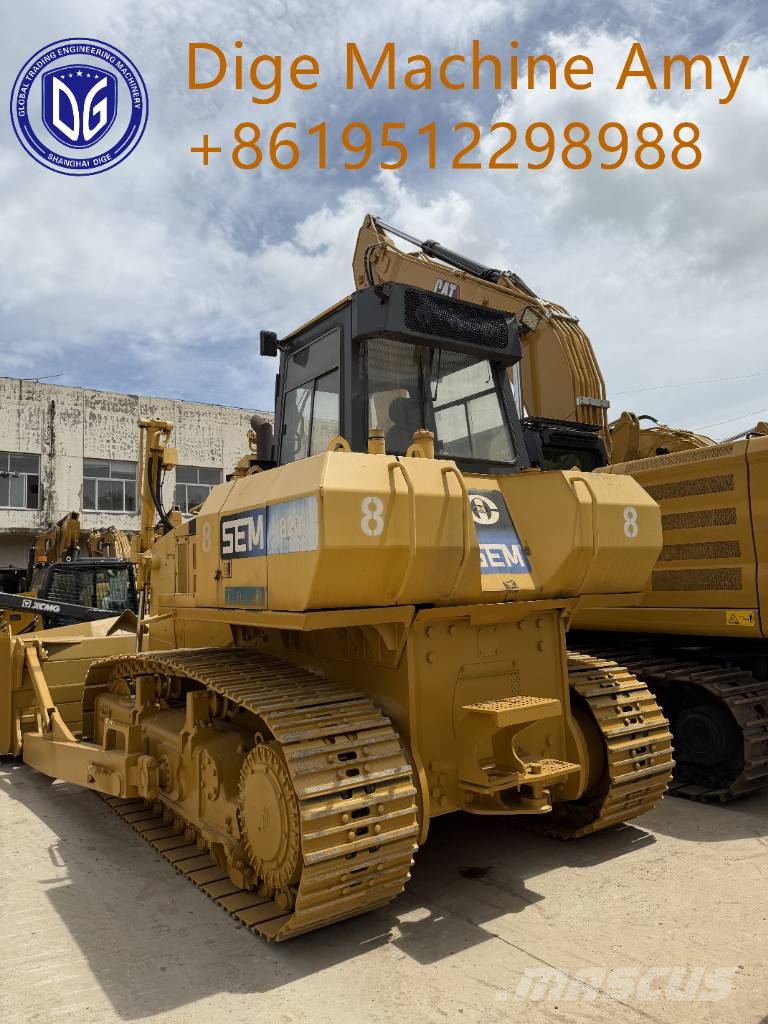 SEM 822 Rupsdozers