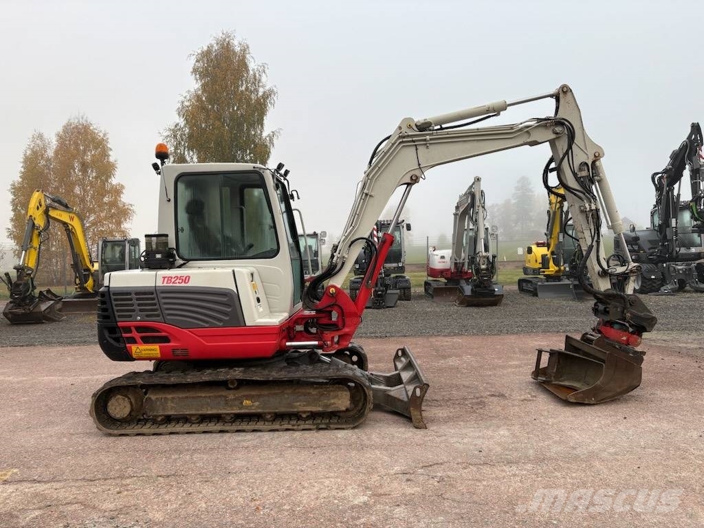 Takeuchi TB250 Minigravemaskiner
