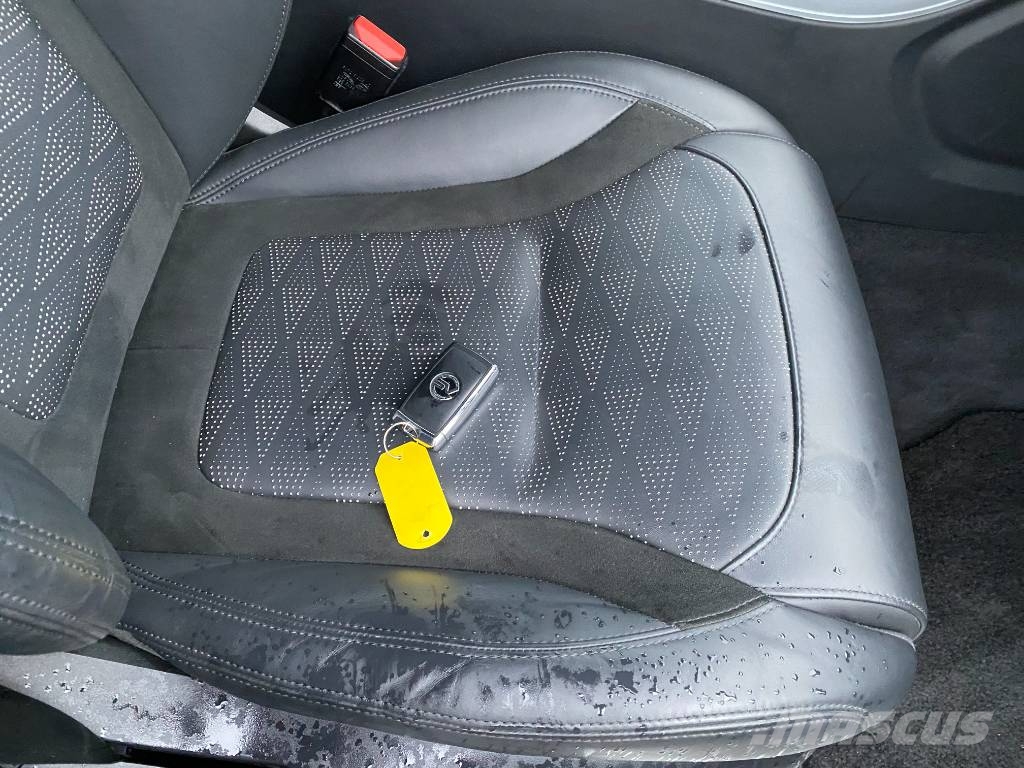 Land Rover Range Rover Sport SVR 575 5.0i 1er Main endommagée Sõiduautod