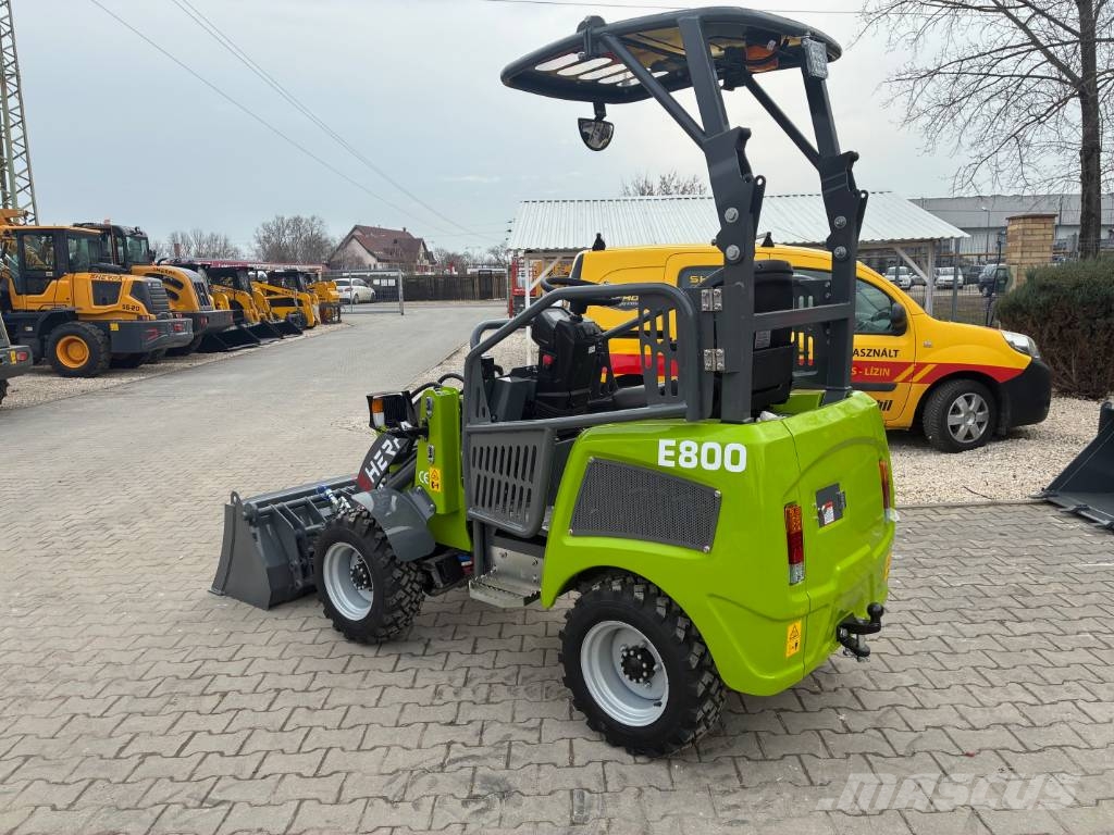Sherpa 800E mini homlokrakodó ELEKTROMOS Mininakladače