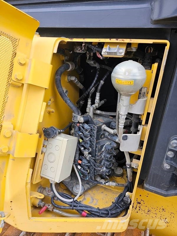 Komatsu D 61 PX-23 Buldozer sobre oruga