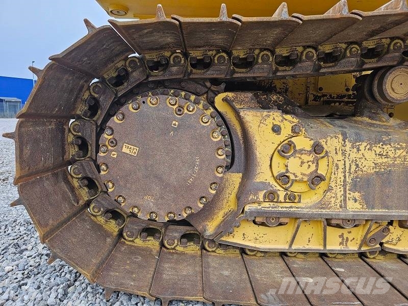 Komatsu D 61 PX-23 Buldozer sobre oruga