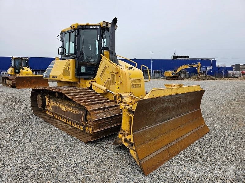 Komatsu D 61 PX-23 Buldozer sobre oruga