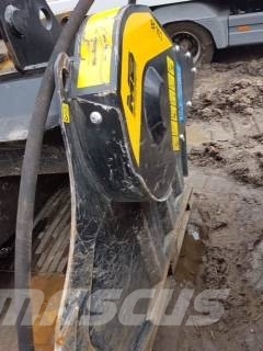 MB Crusher BF70.2 S4 Retrocargadoras
