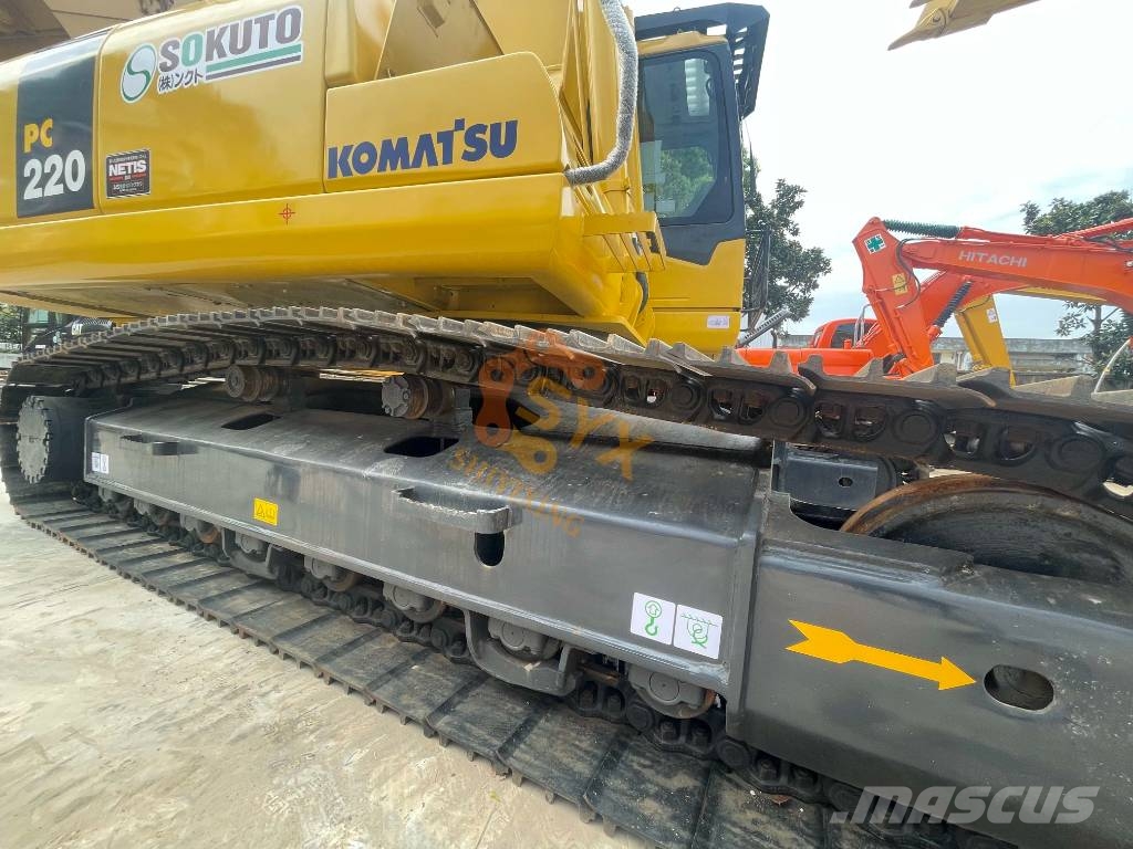 Komatsu PC 220-7 대형 굴삭기 29톤 이상