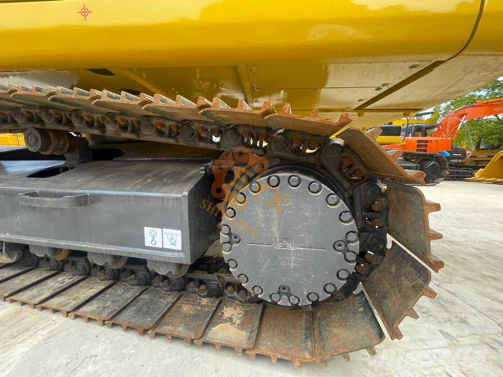 Komatsu PC 220-7 대형 굴삭기 29톤 이상