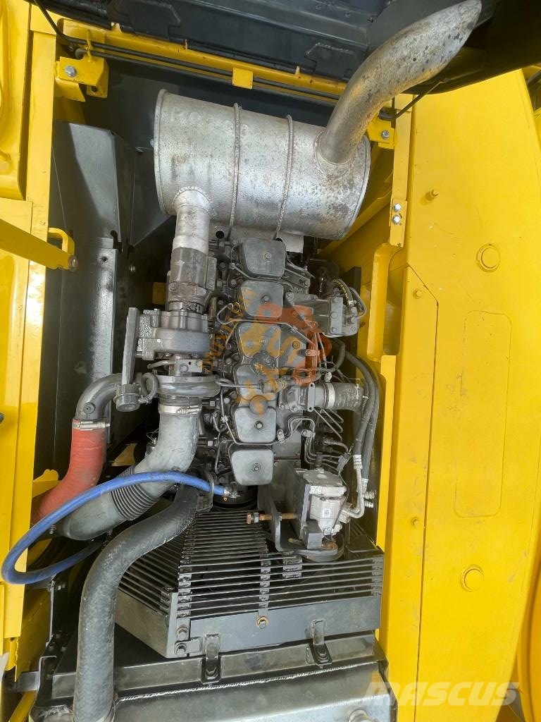 Komatsu PC 220-7 대형 굴삭기 29톤 이상