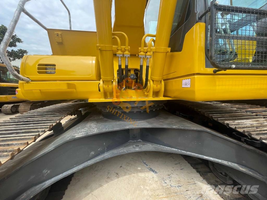 Komatsu PC 220-7 대형 굴삭기 29톤 이상