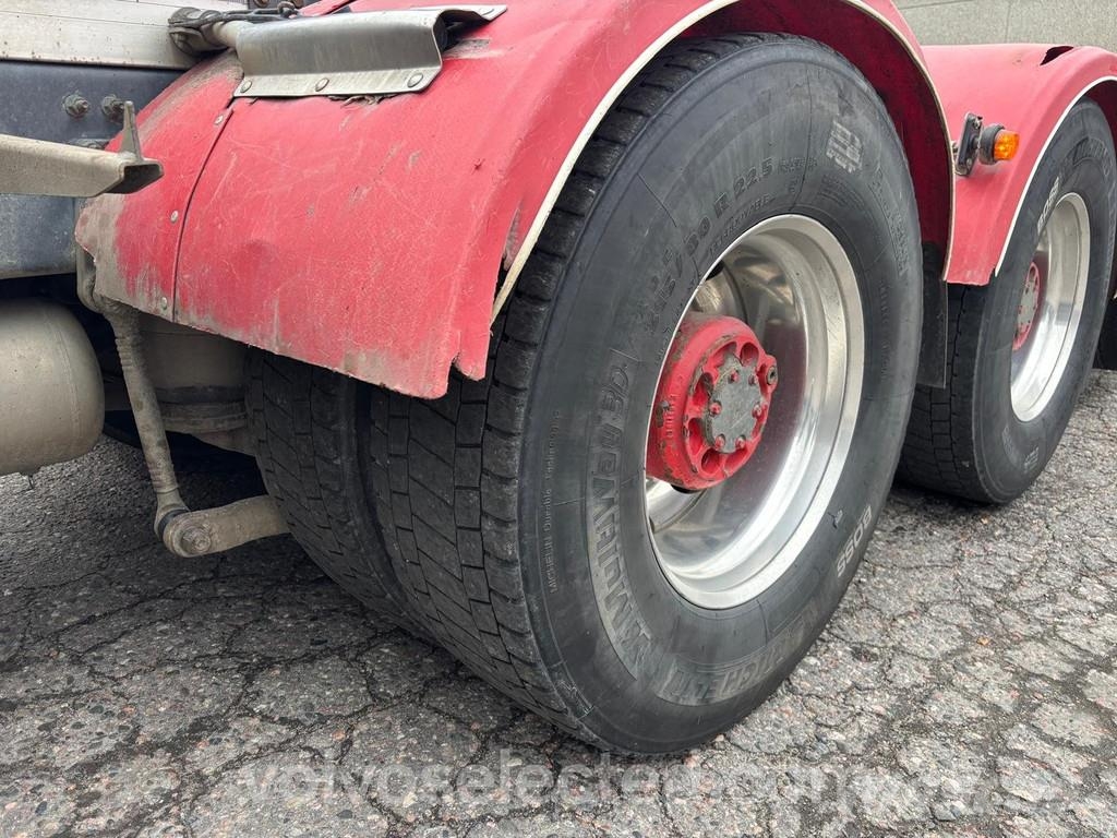 Volvo FH Puuauto Alucar II-piiri Camion grumier