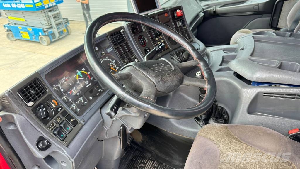 Scania P94 310 6x2 vaccum + pressure - lifting axle Camiões-cisterna
