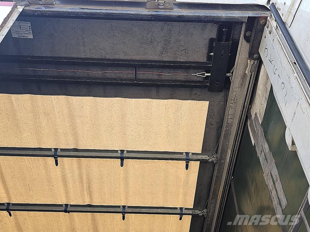 Krone SD Curtainsider semi-trailers
