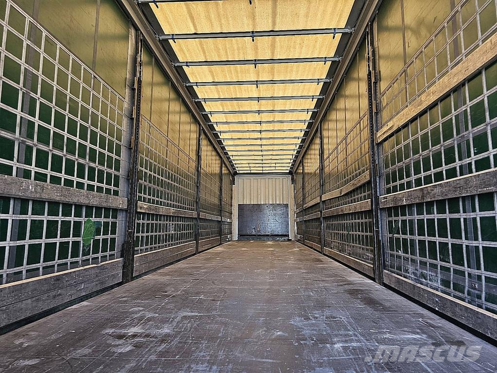 Krone SD Curtainsider semi-trailers