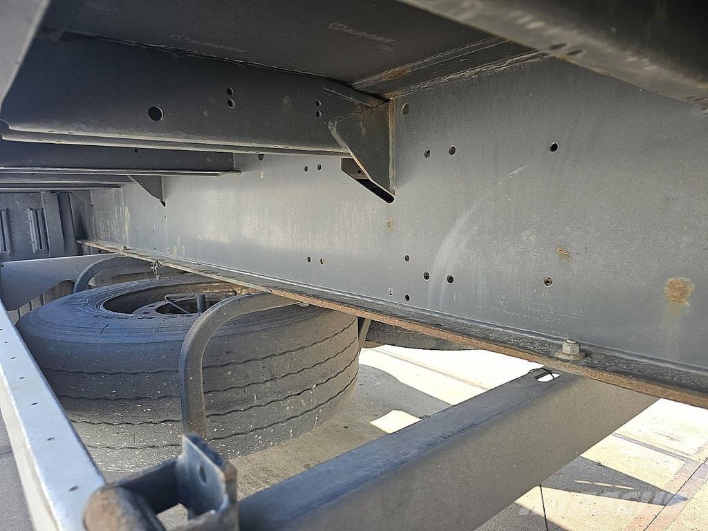 Krone SD Curtainsider semi-trailers